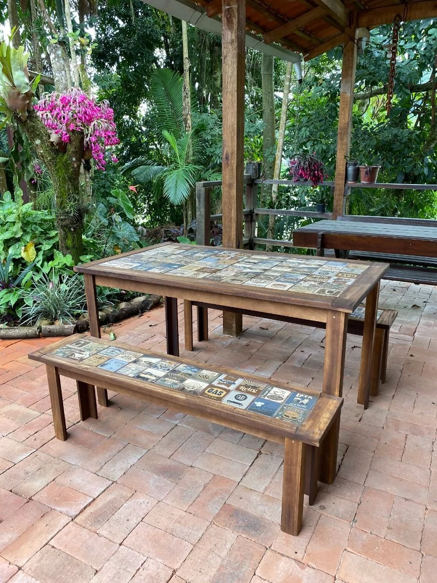 Jogo De Mesa Com 2 Bancos 1,60m Com Detalhes Em Azulejos Móveis Rio Negrinho