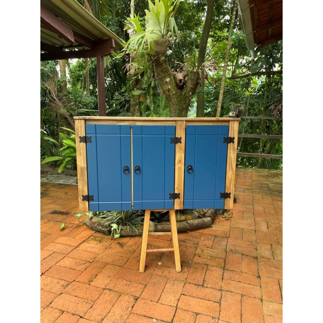 Aéreo 1,00m 3 Portas Fechadas Com Detalhes Em Azul De Madeira Maciça Móveis Rio Negrinho Aéreo 1,00m 3 Portas Fechadas Com Detalhes Em Azul De Madeira Maciça Móveis Rio Negrinho