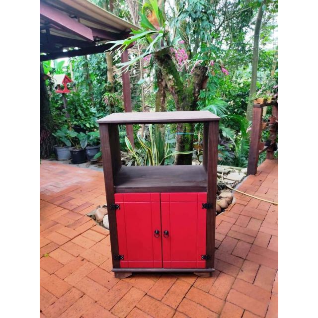 Balcão Multiuso Forno/Micro Com Detalhes Em Vermelho De Madeira Maciça Móveis Rio Negrinho Balcão Multiuso Forno/Micro Com Detalhes Em Vermelho De Madeira Maciça Móveis Rio Negrinho