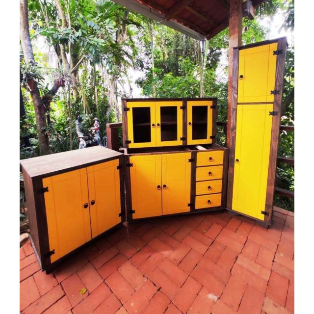 Kit Cozinha Com Paneleiro E Detalhes Em Amarelo De Madeira Maciça Móveis Rio Negrinho Kit Cozinha Com Paneleiro E Detalhes Em Amarelo De Madeira Maciça Móveis Rio Negrinho