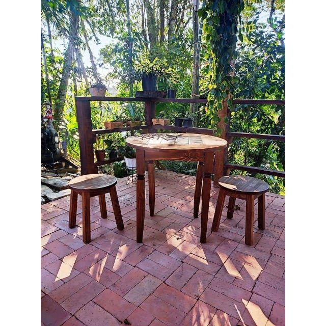 Jogo De Mesa Redonda Com 2 Banquetas De Madeira Maciça Móveis Rio Negrinho Jogo De Mesa Redonda Com 2 Banquetas De Madeira Maciça Móveis Rio Negrinho