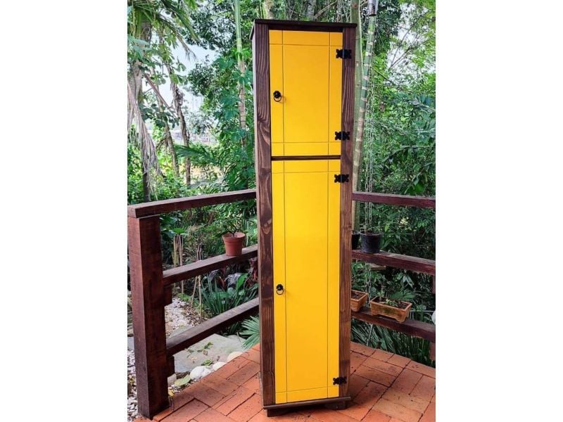 Paneleiro 2 Portas Com Detalhes Em Amarelo De Madeira Maciça Móveis Rio Negrinho Paneleiro 2 Portas Com Detalhes Em Amarelo De Madeira Maciça Móveis Rio Negrinho